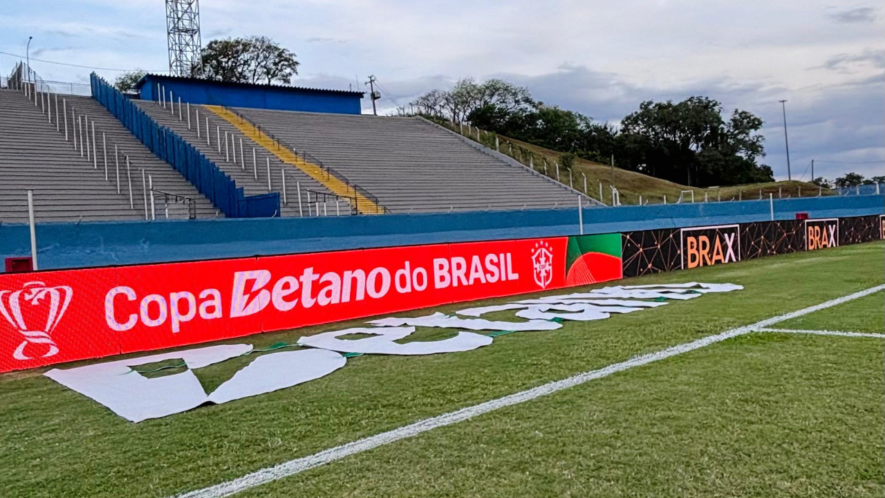 Comunicação visual Copa Betano do Brasil e BRAX no estádio